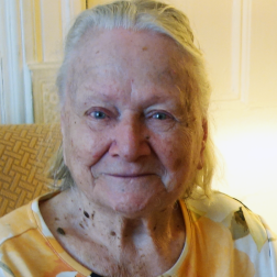 Frances, a Citymeals recipient from Brooklyn.